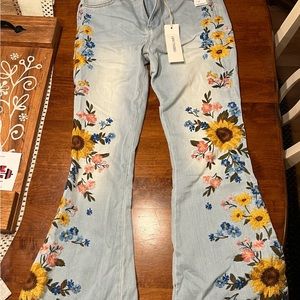 Driftwood sunflower jeans . Brand new with tags size 28